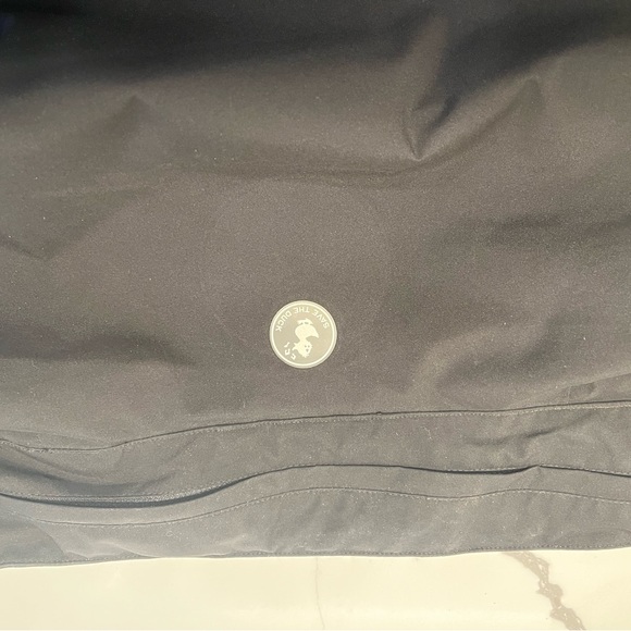 Worn once save the duck recycled rain jacket. Large - Picture 6 of 10